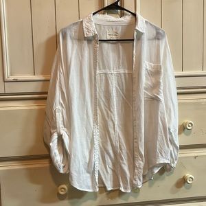 AE white over sized shirt, size XXS